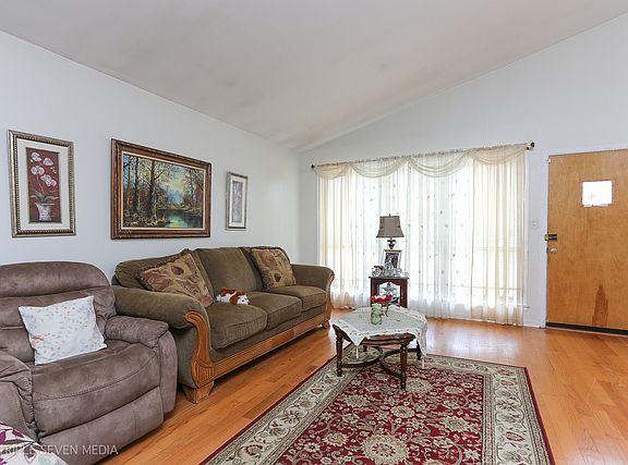 4th image of 7610 Gail Ave