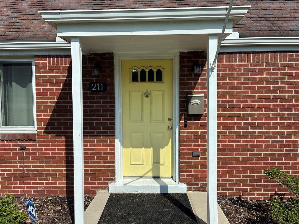 1st image of 211 Verdant St