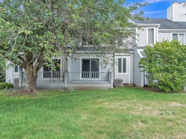 257 Sabin Street APT 23, Putnam, CT 06260