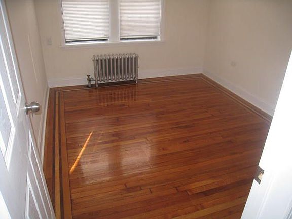 4th image of 3618 28th Ave APT 1R