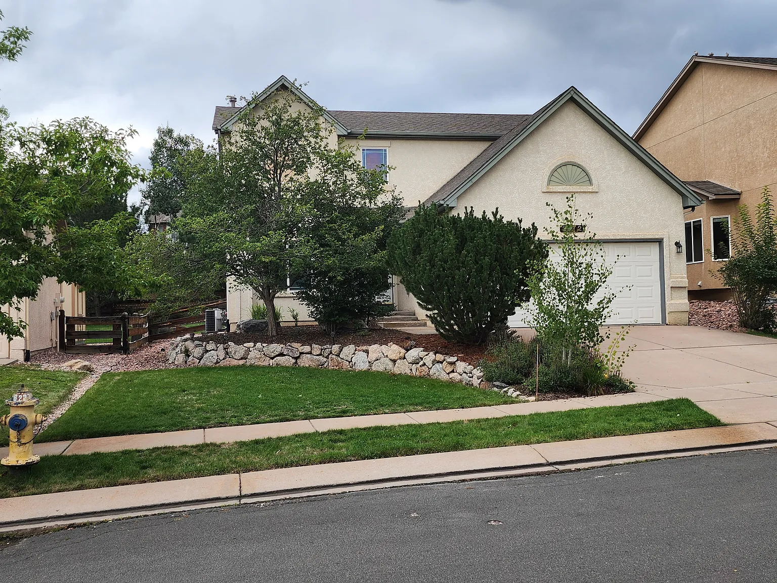 5 bed, 3200 sqft, $2,900 — Photo 2