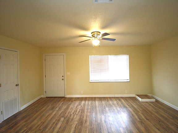 4th image of 637 Ditmar St