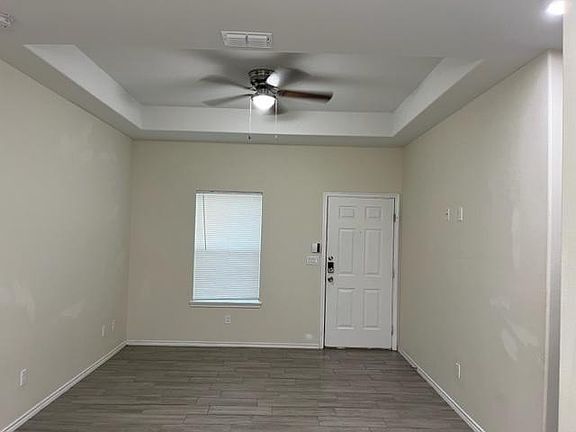 4th image of 5105 N Hiawatha Dr #2