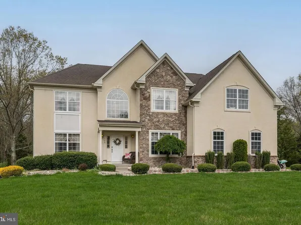 106 Foxcroft Dr, Franklinville, NJ 08322