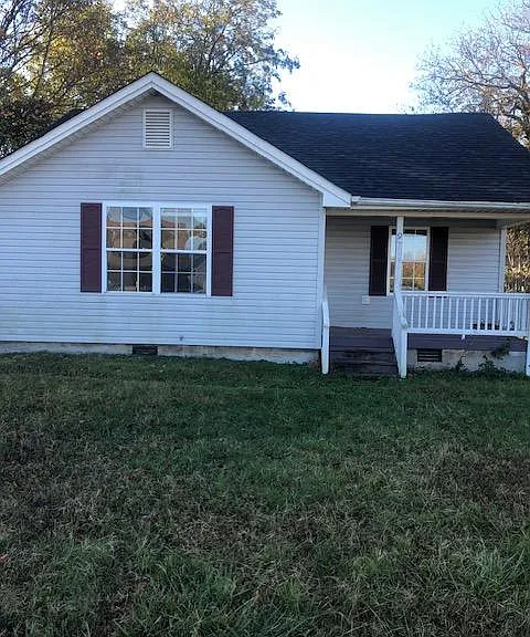 9 Robbins Cir — Photo 1