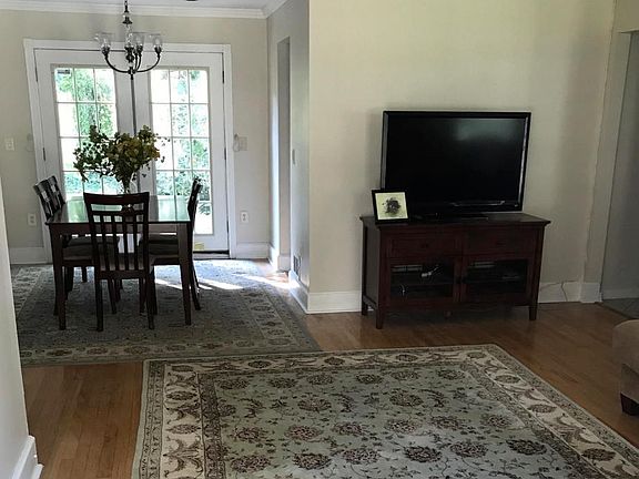 5th image of 26 Tulip Ln