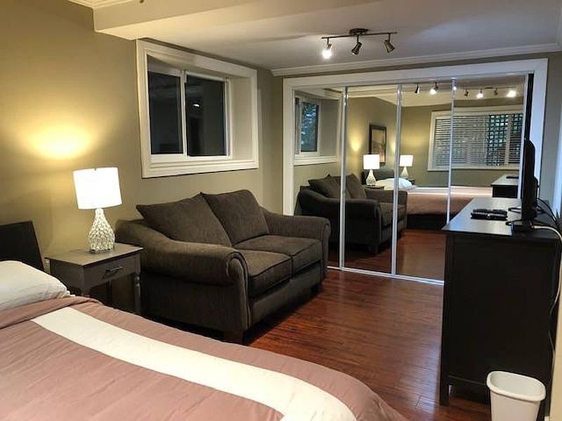 West Vancouver Apartment for rent - 2 Bedrooms — photo 8