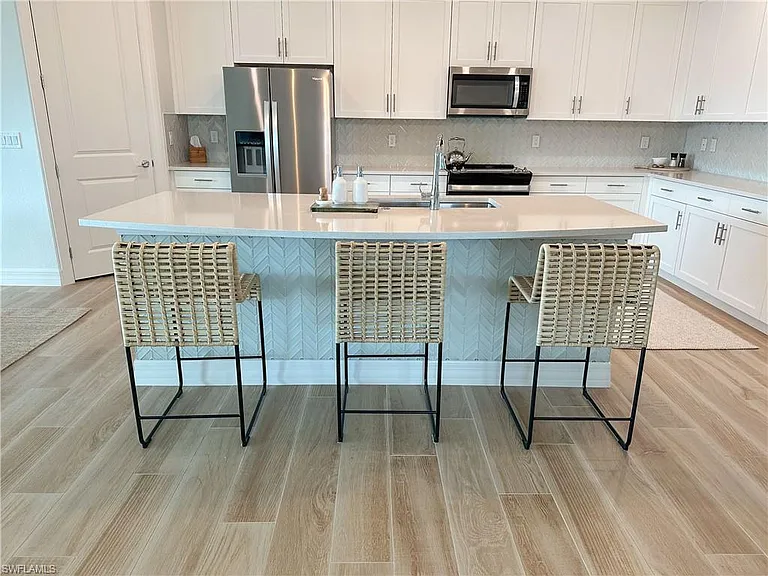 207 Indies Dr E #201 — Photo 7