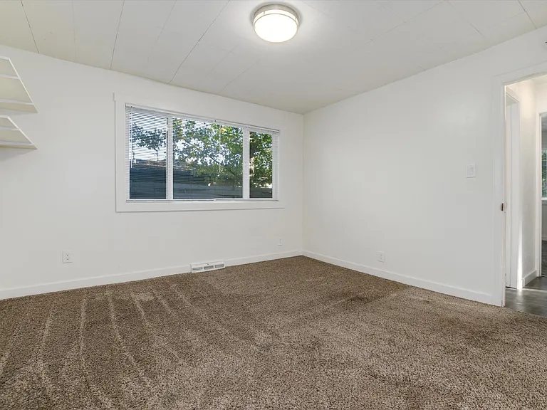 1323 Balsam Ave #1 — Photo 16