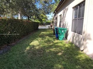3927 NW 84th Way, Cooper City, FL 33024