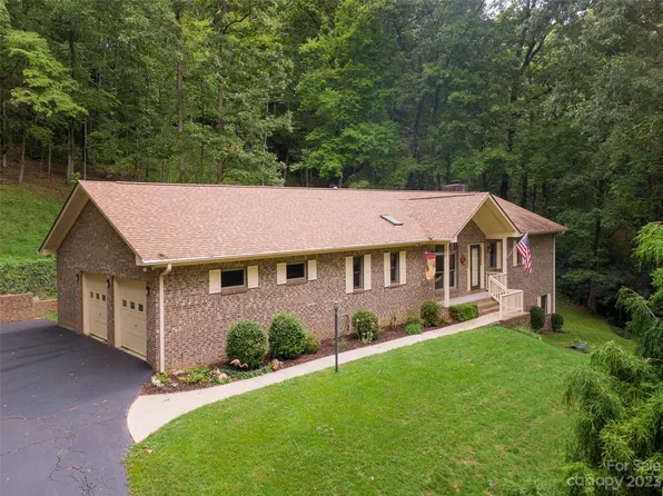 82 Squirrel Trl, Hendersonville, NC 28791