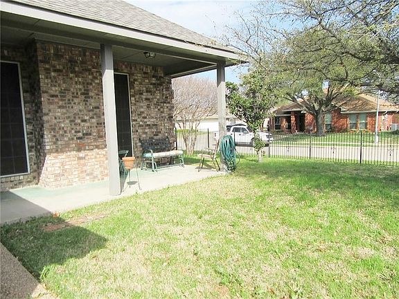 4th image of 501 Silverleaf Ct