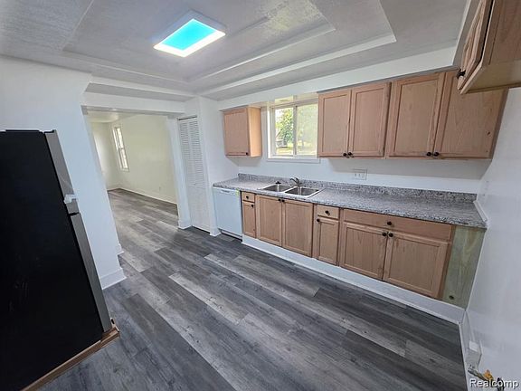 4th image of 4081 Western St