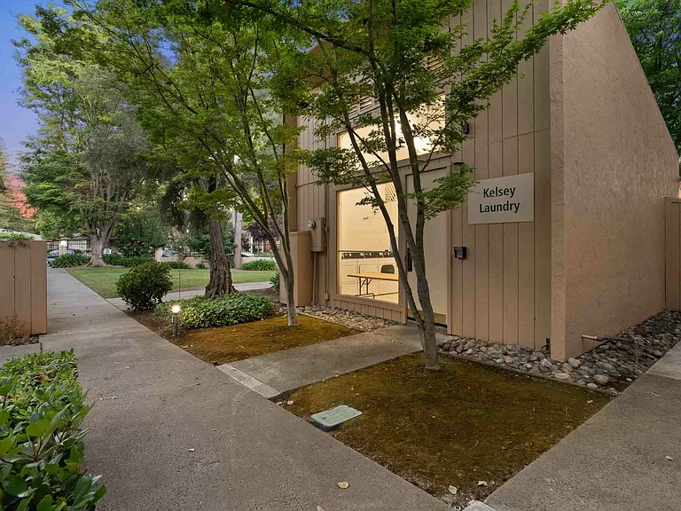 Plum Orchard Apartments — Photo 26