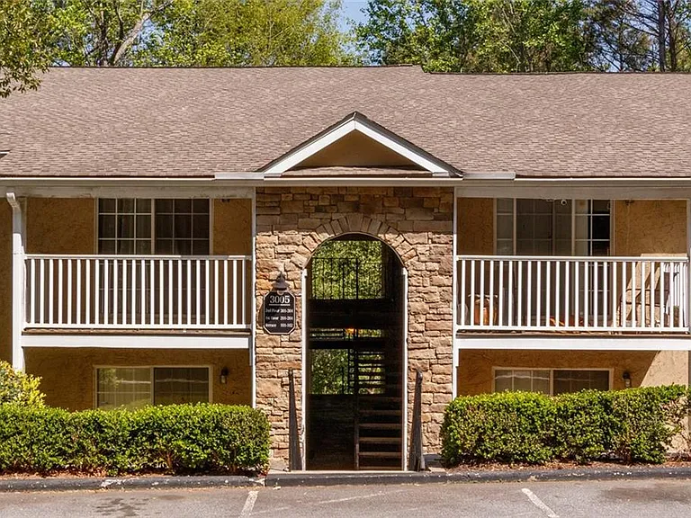 3005 Seven Pines Ln #201 — Photo 2