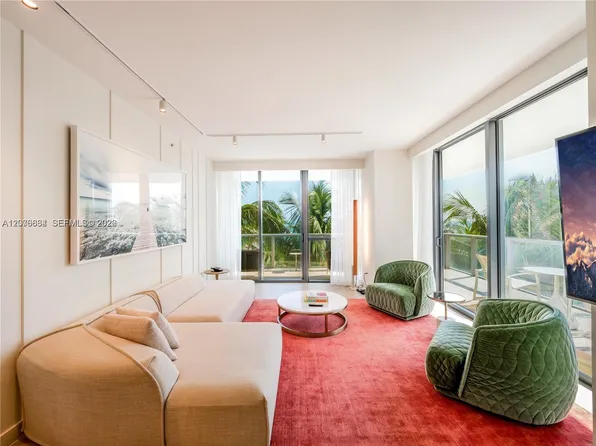 2201 Collins Ave #428, Miami Beach, FL 33139