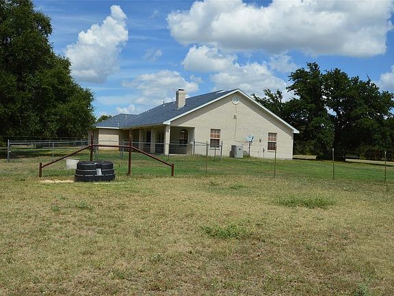 3rd image of 2831 Old Mineral Wells Hwy