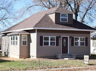 105 N Grant St, Desloge, MO