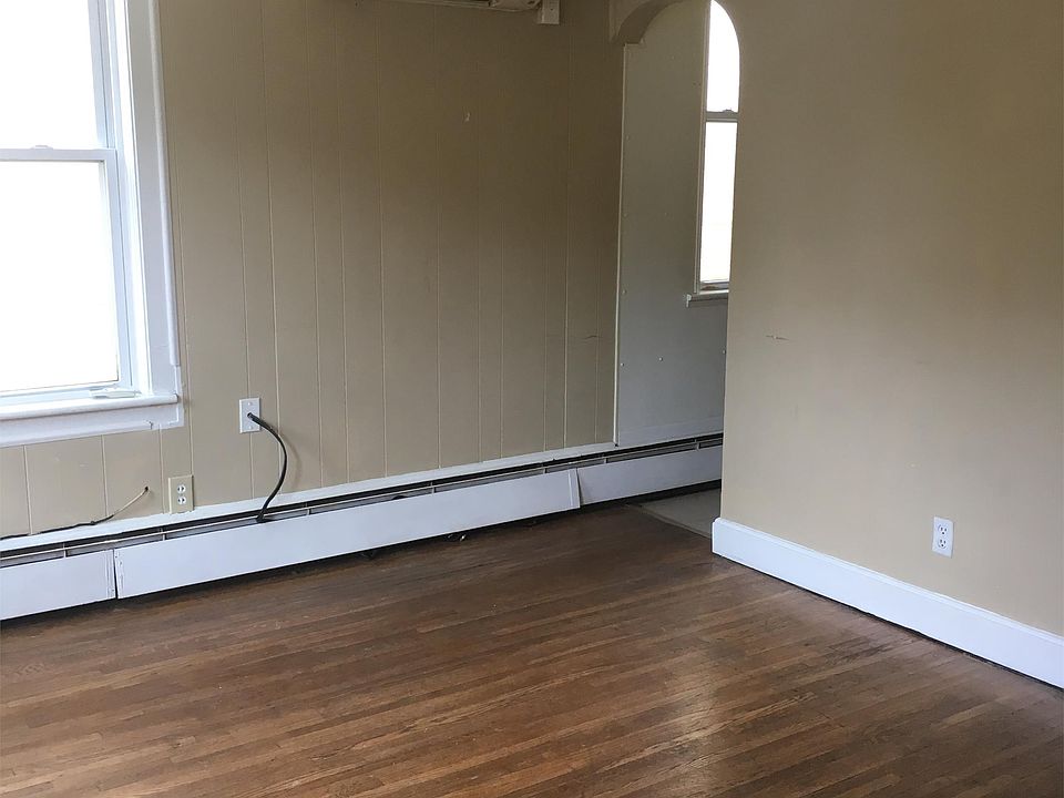 2nd image of 224 Summit Ave APT 3NE