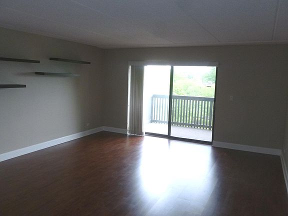 4th image of 920 Vose Dr APT 409