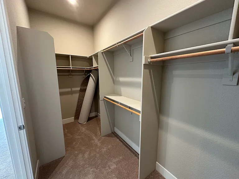 6270 Ottawa St — Photo 37