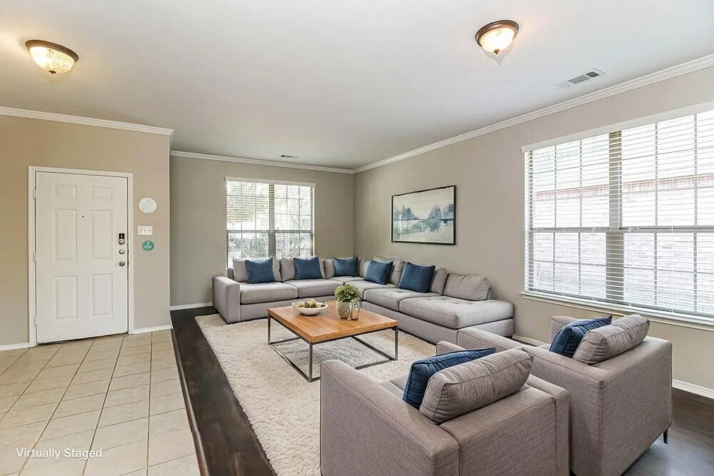 3 bed, 2.0 bath, 1994 sqft, $2,490 — Photo 4