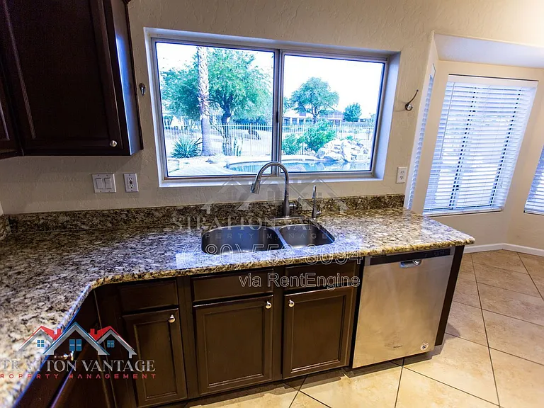 1231 N Layman St — Photo 21