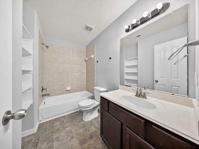 11515 Champions Green Dr — Photo 20