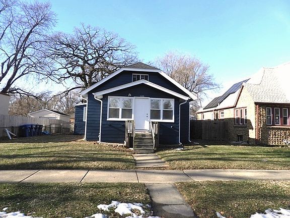 2nd image of 1126 N Ash St
