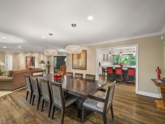 5th image of 620 Orchard Ln
