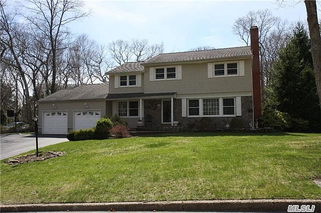 1st image of 22 Dogwood Dr