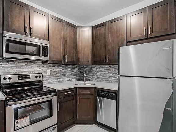 2nd image of 132 Jefferson St APT 3R