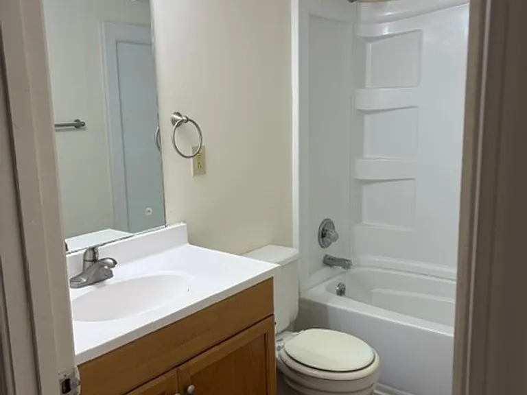 2813 Whitener St — Photo 7