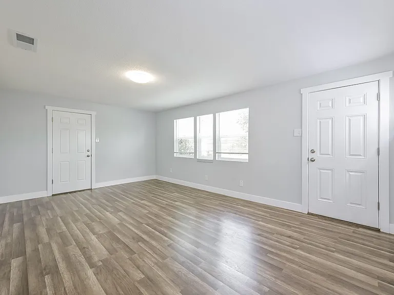 1280 Wheeling St — Photo 4