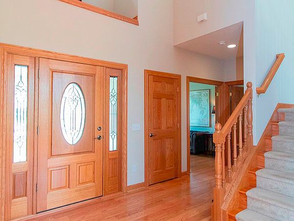 3rd image of 6567 Torington Dr