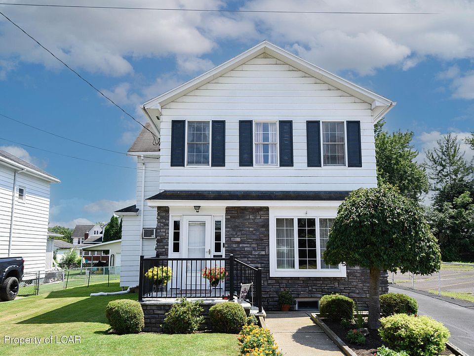 1st image of 44 Willow St