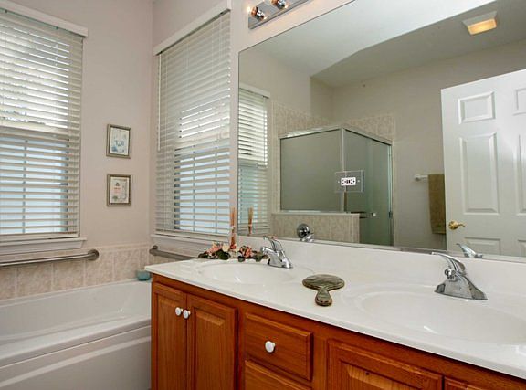 4th image of 2279 Ashbrook Ln