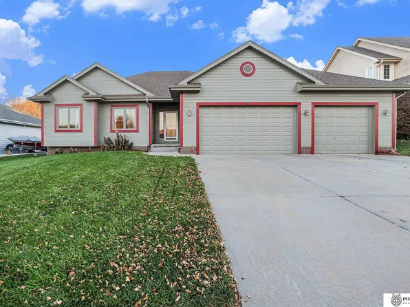 16113 Timberlane Dr, Omaha, NE 68136