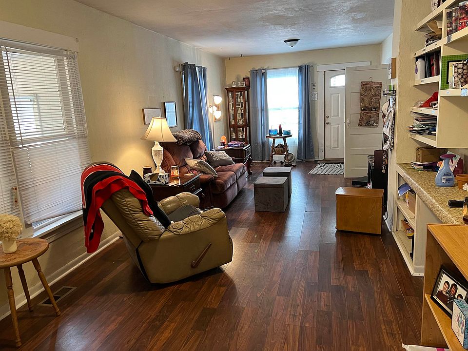 2nd image of 1815 W 2nd St
