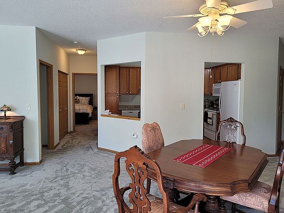 4th image of 1480 Applewood Ct W Unit 222