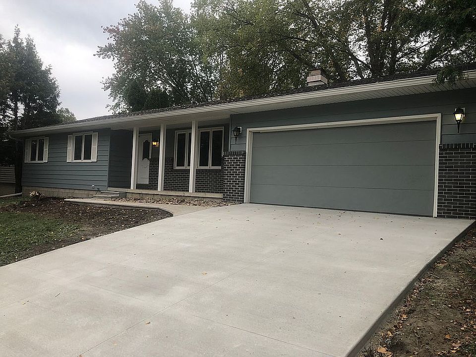 Fresh poured concrete