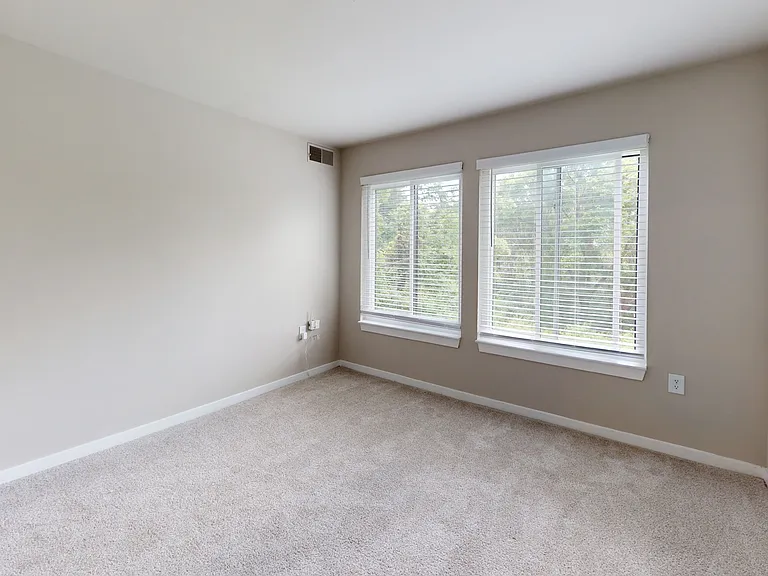 Seneca Place — Photo 108