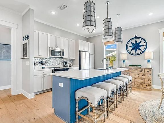 4th image of 5 Beachcomber Ln