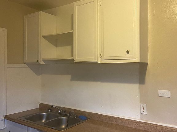 5th image of 106 Bittman St #106