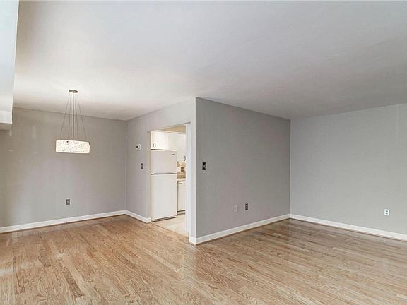 4th image of 6139 Leesburg Pike APT 307