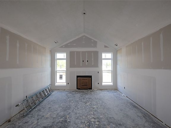 3rd image of 195 Tilly Ct #18