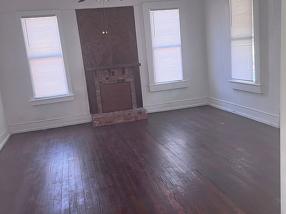 3rd image of 118 E Leona St #A