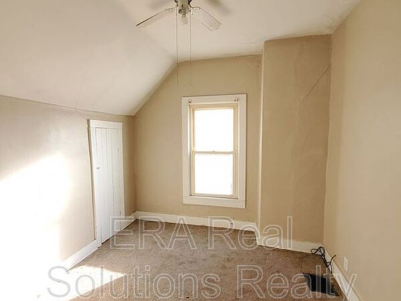 4th image of 254 W 4th St