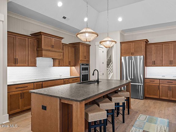 2nd image of 2675 W Timber Crest Drive NE
