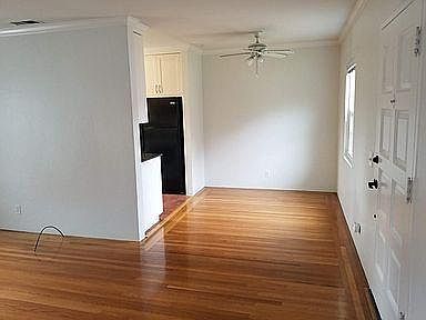 5th image of 555A Gilbert Ave